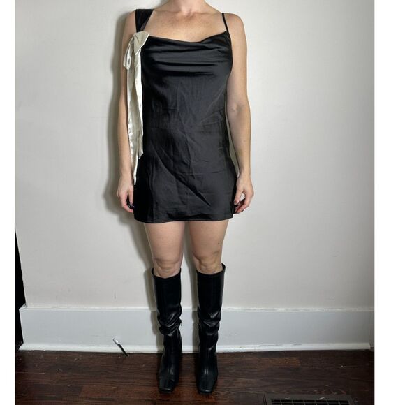 Forever 21 Dresses & Skirts - Forever 21 Satiny Black Mini Dress with Cream Bow Size M NWT